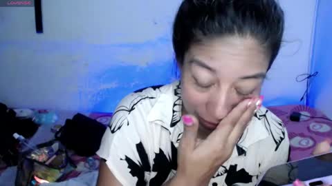 ninatinydoll1 online show from April 15, 11:46 am