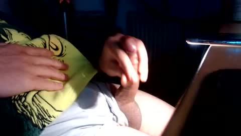 Snapshot of ninetynine_99 chatting on February 9, 8:24 pm ninetynine_99 online show from February 9, 8:24 pm