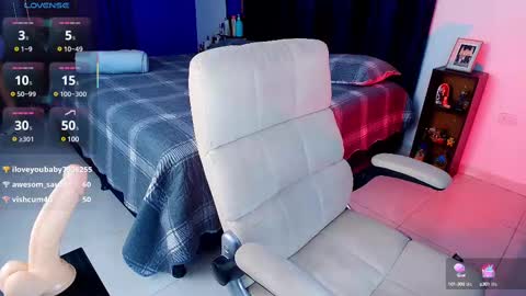 Snapshot of ninfo_95 chatting on March 7, 6:43 pm Alejandra online show from March 7, 6:43 pm