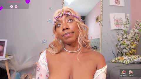 NINI  online show from January 19, 9:02 pm