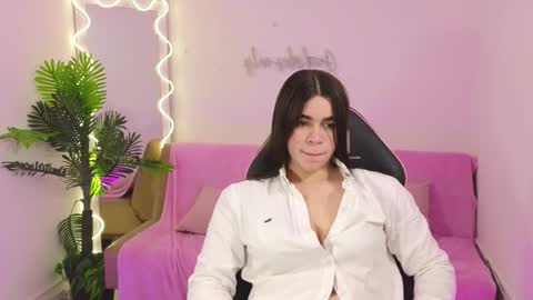 Ninnaaaa online show from November 25, 9:35 pm