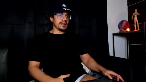 Steven online show from February 5, 9:15 am