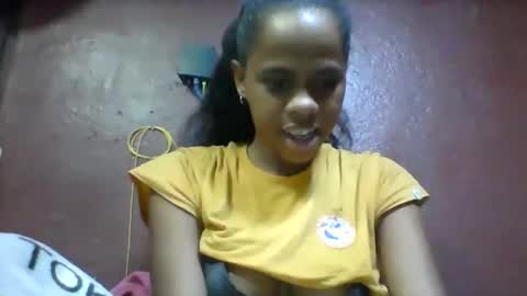 Snapshot of nirinahfy chatting on October 15, 3:32 am nirinahfy online show from October 15, 3:32 am