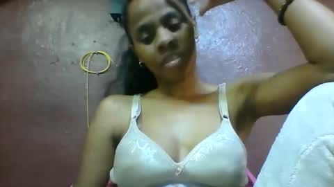 Snapshot of nirinahfy chatting on October 11, 10:09 am nirinahfy online show from October 11, 10:09 am