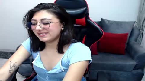 Daph J online show from December 4, 1:36 pm