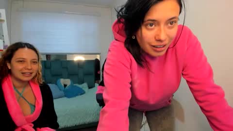 Snapshot of nixy_fresa chatting on October 6, 11:28 am nixy_fresa online show from October 6, 11:28 am
