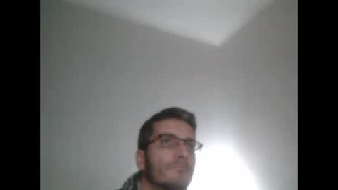 Snapshot of nmcandeias chatting on February 8, 1:11 am Nuno online show from February 8, 1:11 am