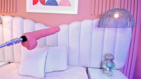 Noa online show from December 18, 3:02 am