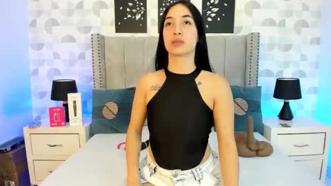 NATHALIA MORENO online show from February 21, 12:41 pm