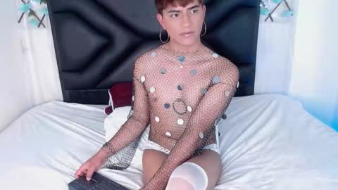 Noa Durand online show from December 2, 2:54 am