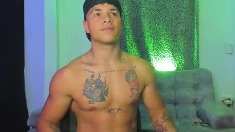 noah_223 online show from November 11, 1:08 am