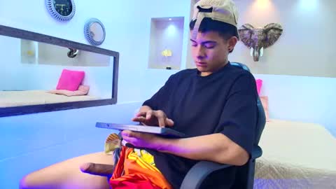 Noah  online show from October 9, 11:59 am