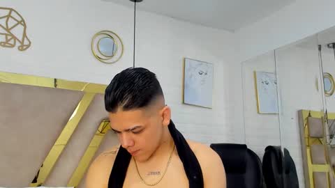 Zoe  online show from February 24, 1:14 pm