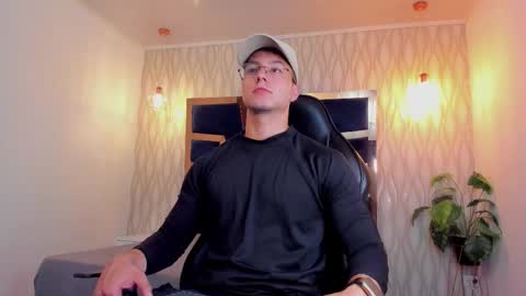 Noah online show from March 19, 5:40 pm