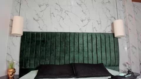 noah_dupont_ online show from January 19, 11:42 am