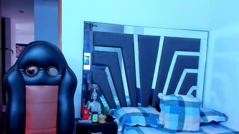 Noah Harris01 online show from February 6, 1:36 pm