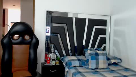 Noah Harris01 online show from February 19, 1:10 pm