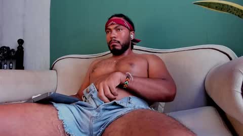 Noah online show from February 15, 8:22 pm