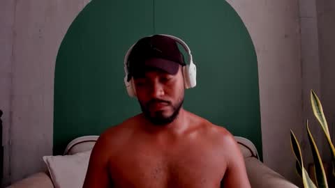 Noah online show from September 22, 8:02 pm