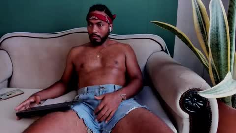 Noah online show from February 15, 5:17 pm