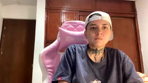 noah hehim    online show from January 28, 5:11 am