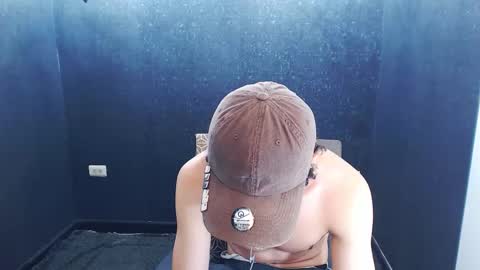 noah_sokolov online show from November 10, 8:55 pm