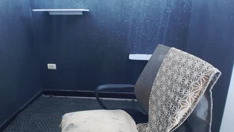 noah_sokolov online show from December 5, 8:06 pm