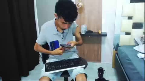 NOAH online show from September 22, 3:16 pm