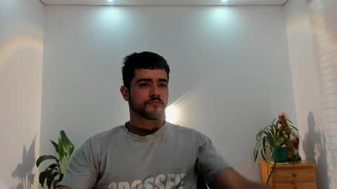 LIAM- noah online show from December 1, 1:31 pm