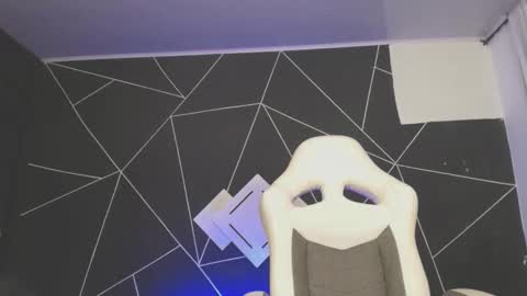 noahlafforet online show from October 3, 4:59 pm