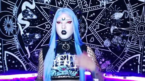 caroline online show from April 8, 10:46 pm