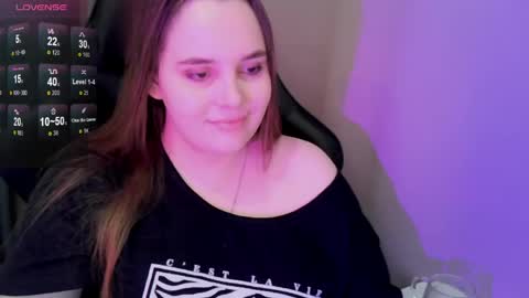 noir_ember_ online show from April 10, 6:01 pm