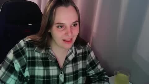Snapshot of noir_ember_ chatting on October 22, 12:51 pm noir_ember_ online show from October 22, 12:51 pm