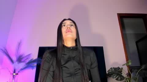 Nora Da Silva online show from April 8, 1:08 am