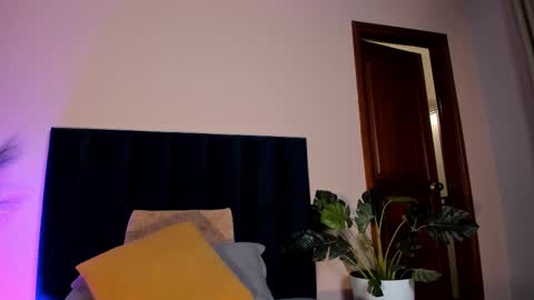 Nora Da Silva online show from November 22, 2:10 am