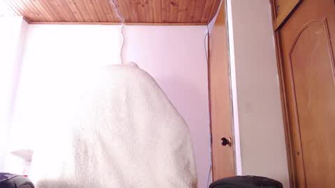 noreen_ online show from February 4, 7:51 pm