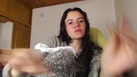 noreen_ online show from March 8, 11:31 pm