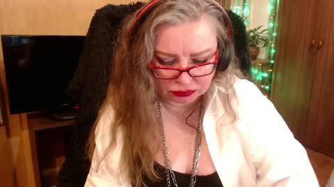 miss Tress online show from February 8, 1:43 am