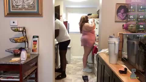 NotUrBabyMoms online show from November 11, 3:47 pm