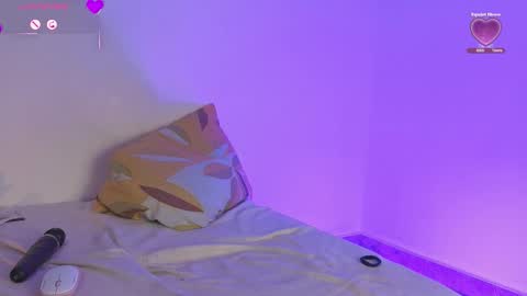 Snapshot of nude2557940 chatting on September 18, 7:01 am Channel Cox online show from September 18, 7:01 am