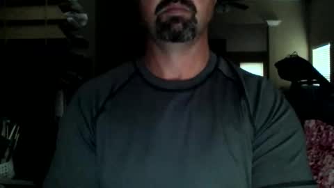 nvrenuff1979 online show from May 1, 11:26 am