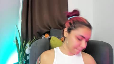 Nia online show from October 17, 12:14 am