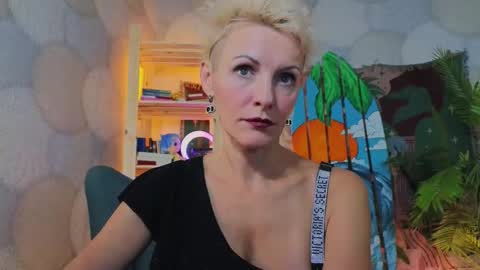 Snapshot of nymphvariety chatting on September 26, 5:26 am Angie online show from September 26, 5:26 am