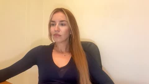 Snapshot of nyxelia_ chatting on October 9, 8:31 am Anastasia online show from October 9, 8:31 am