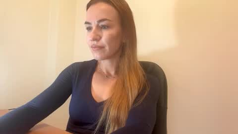 Snapshot of nyxelia_ chatting on October 7, 8:10 am Anastasia online show from October 7, 8:10 am