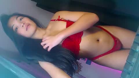 ITS ME NYXIEE online show from February 23, 4:20 pm