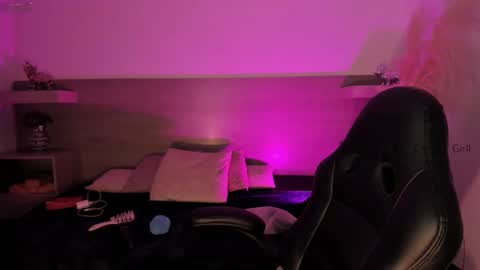 Nyx Shadow online show from September 19, 5:33 am
