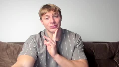 Snapshot of o_r_b_i_t chatting on March 4, 3:48 pm o_r_b_i_t online show from March 4, 3:48 pm
