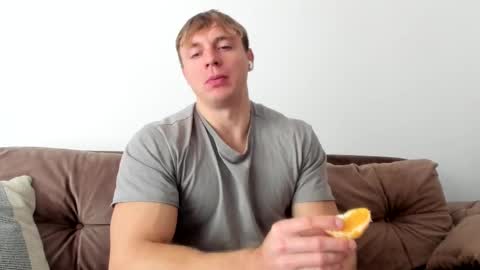 Snapshot of o_r_b_i_t chatting on February 13, 12:32 pm o_r_b_i_t online show from February 13, 12:32 pm