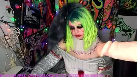 occvlt qveen online show from October 25, 6:24 am